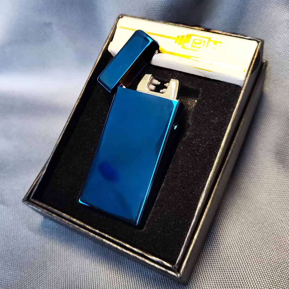 USB зажигалка синяя глянцевая с гравировкой
